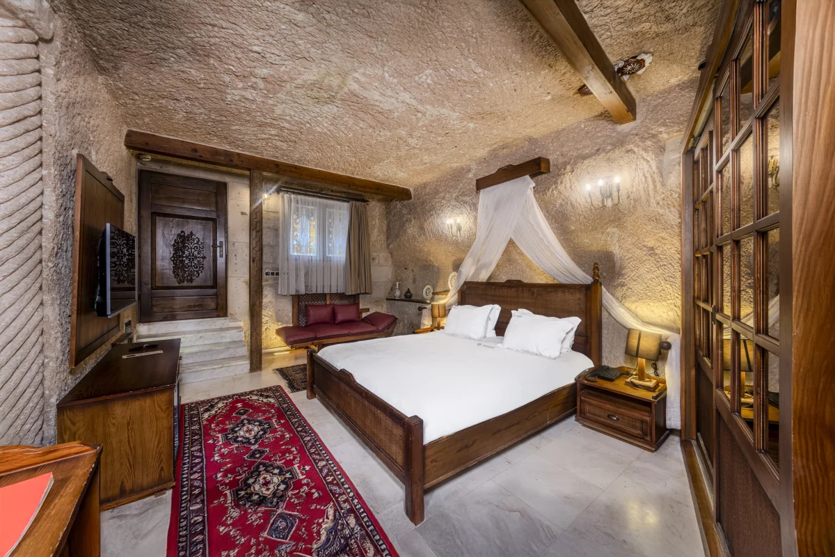 201 - Özel Havuzlu Mağara Odası